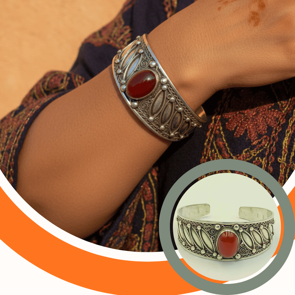 Bracelet en argent 925 orné d’une pierre rouge naturelle, symbole de force et de passion.